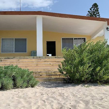 La Casa Amarilla Frente Al Mar Villa Челем Екстериор снимка