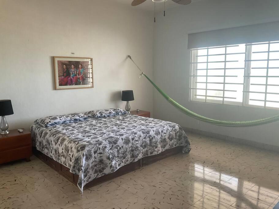 La Casa Amarilla Frente Al Mar Villa Челем Екстериор снимка